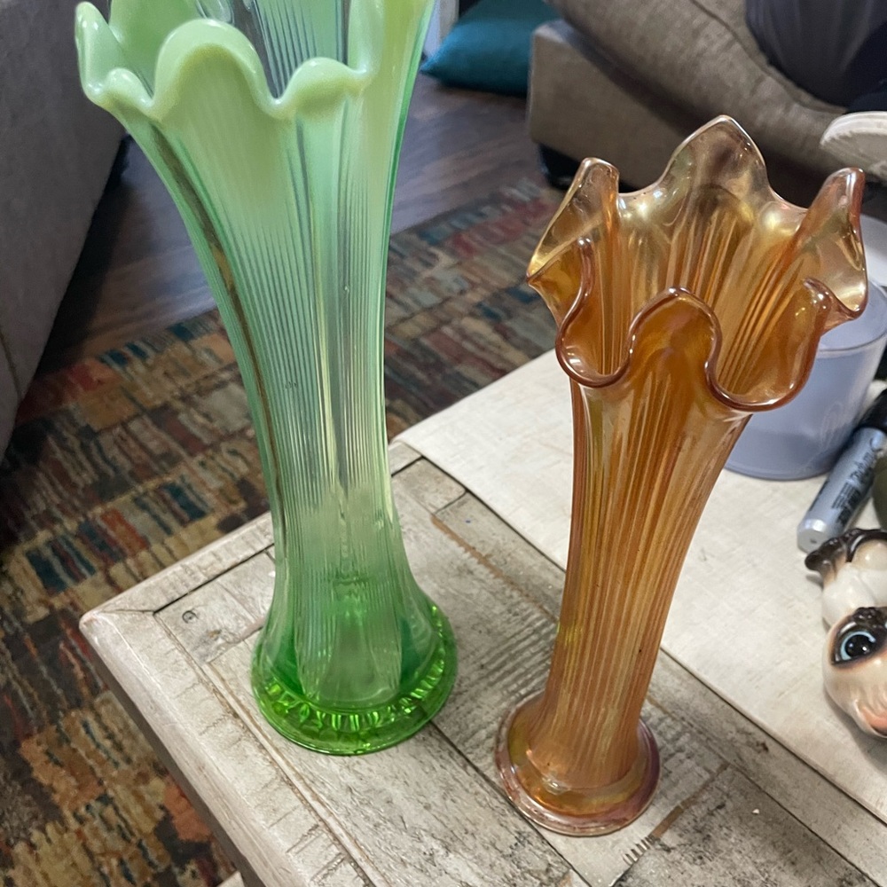 Elegant Green and Amber Glass Vase Set - Picture 2 of 3